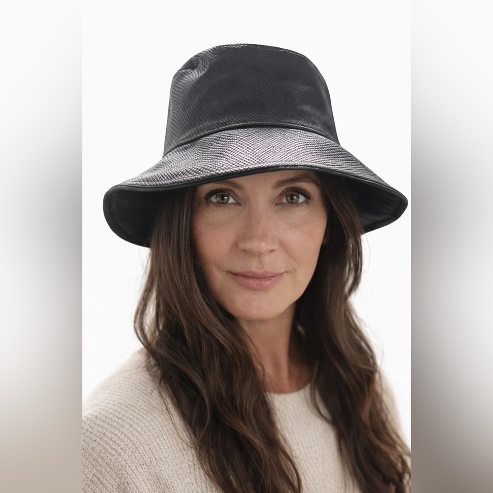 Simons Black Waterproof Rain Bucket Hat Snakeskin Texture Chic